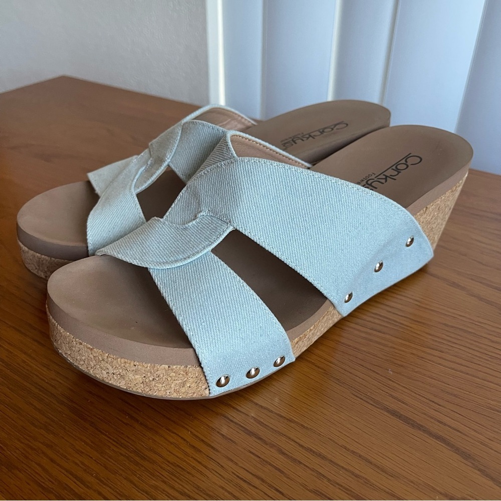 Corkys Bonnie Studded Wedge Sandal Light Blue Denim Size 9